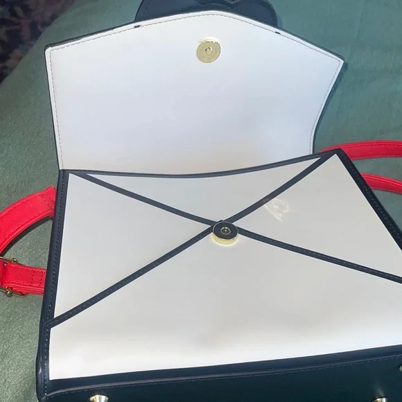 Loungefly Hello Kitty White and Red Crossbody Bag - Picture 6 of 8